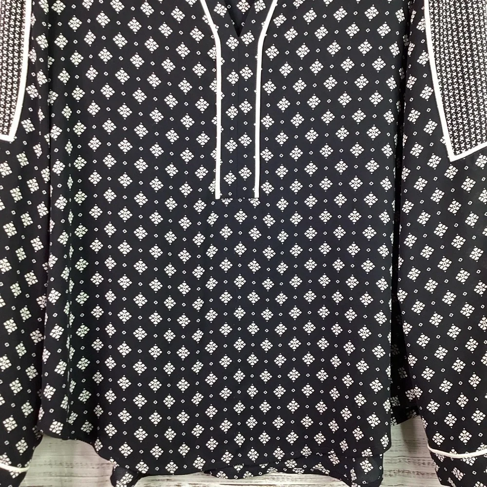 LOFT ANN TAYLOR SIZE M TOP NAVY BLUE WHITE BLOUSE FALL GUC - Picture 9 of 15